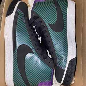 Nike Blazer Mid 318705-015 Black/Green/White Youth 7Y - Women 8.5 SB Casual Gym